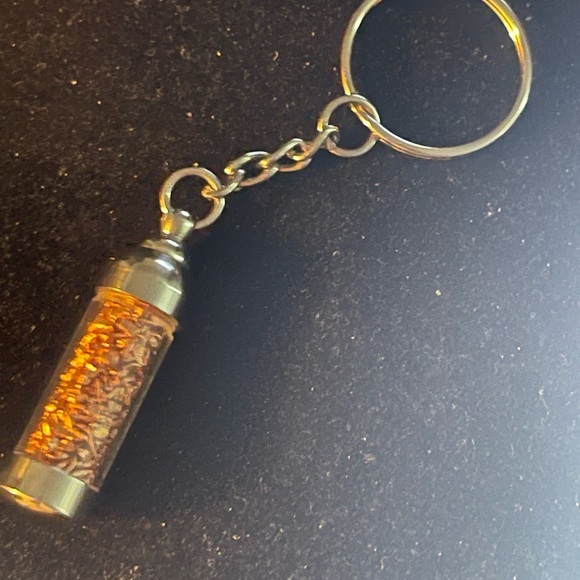 Necklace Pendant and Keychain 5g Protection - Picture 5 of 5